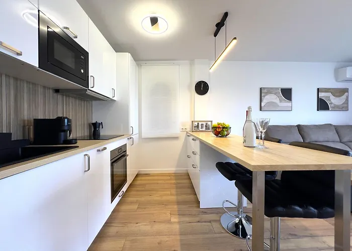 Paulmarie Lounge Ocean View Διαμέρισμα *