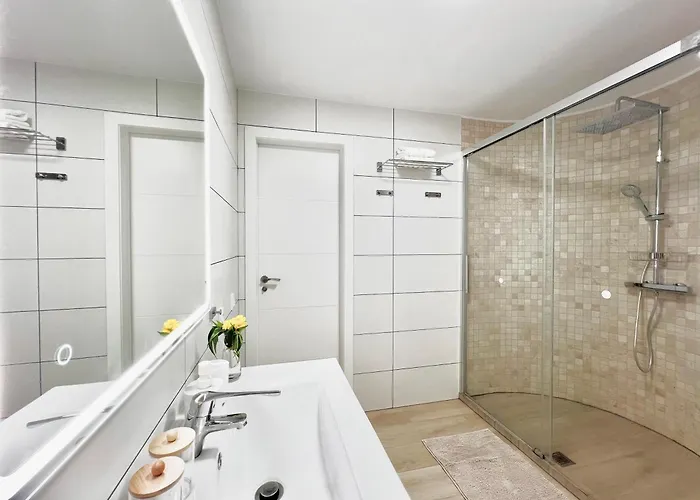 Paulmarie Lounge Ocean View * 아데제