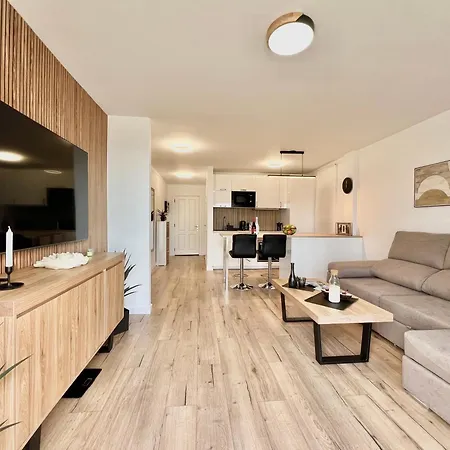 Lounge Ocean View In דירה *